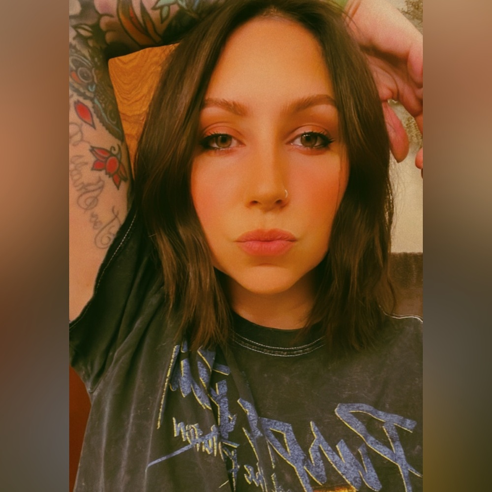 Meet your Posher, Danielle